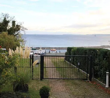 Appartamento Im Hang Direkt Am Hafen, 6 Betten, 175m2 Sassnitz