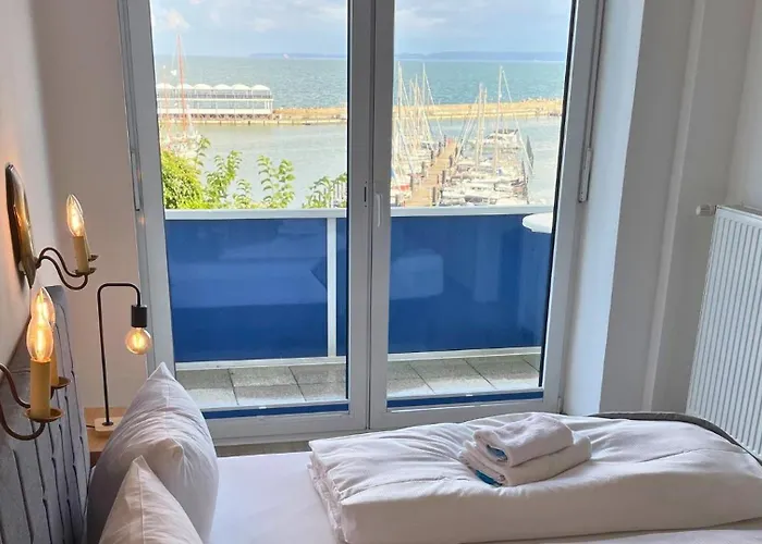 Im Hang Direkt Am Hafen, 6 Betten, 175m2 Lejlighed *